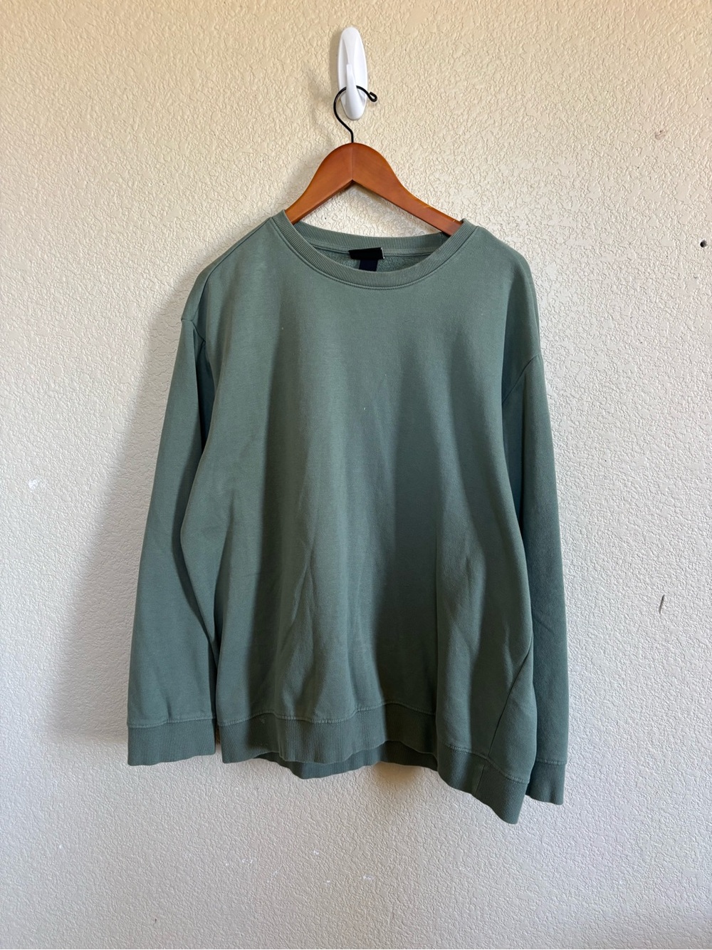 H&M green oversized sweatshirt